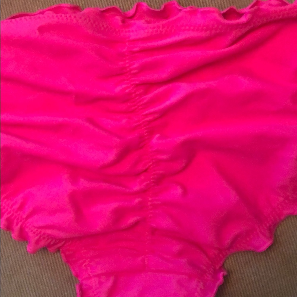 Two piece bikini ๐ - Picture 2 of 3